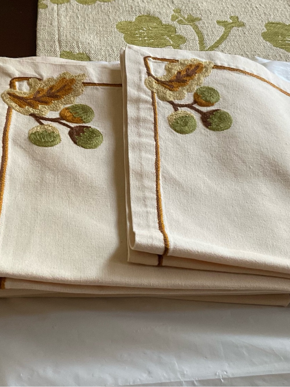 Williams Sonoma Acorn & Oak Leaf Embroidered Fall Cloth Napkins Set 7pcs